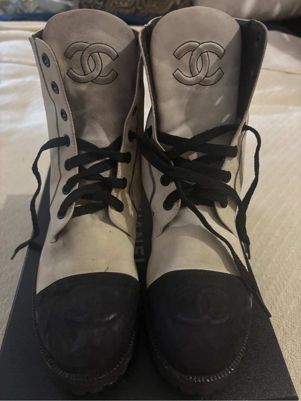 RARE Vintage Chanel White & Black Leather CC Combat Boots – Size 8.5